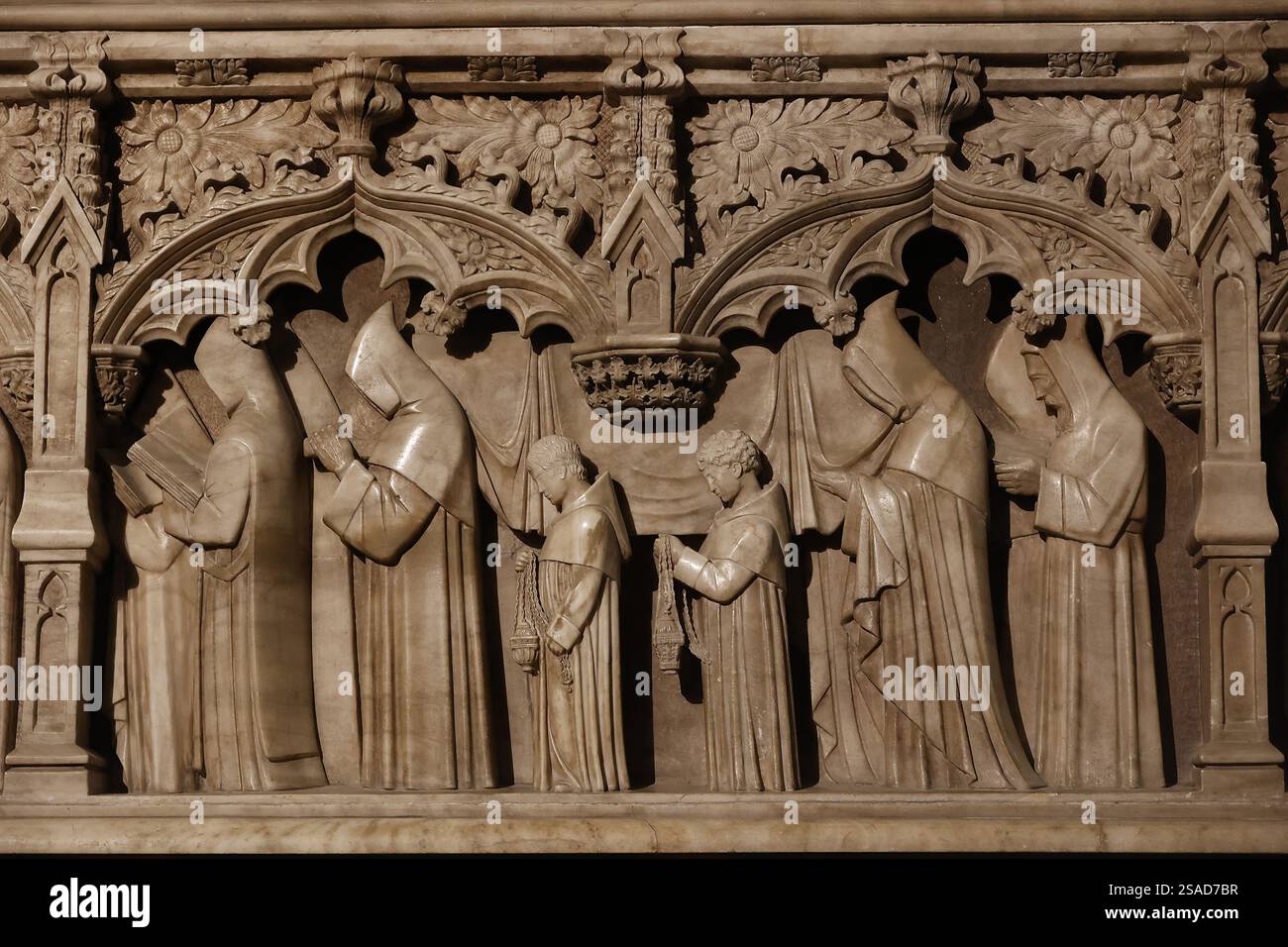 Monastère Santa Maria de Poblet, Catalogne, Espagne. Reliefs tombeaux Banque D'Images
