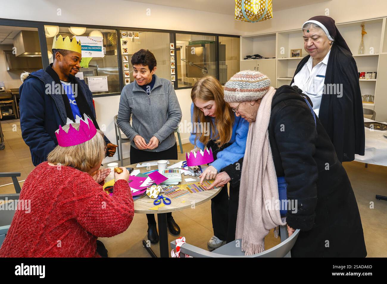 Célébration de l'épiphanie à la Maison Bakhita, Paris, France Banque D'Images