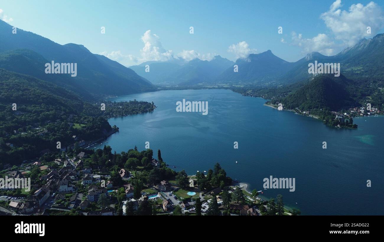 Drone lake Banque de photographies et d’images à haute résolution - Alamy