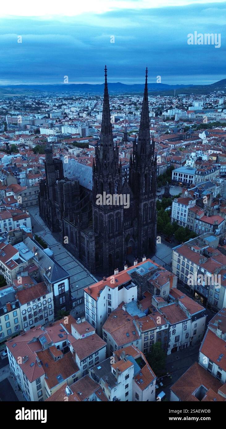 Drone photo Cathédrale notre-Dame-de-l'Assomption Clermont-Ferrand France europe Banque D'Images