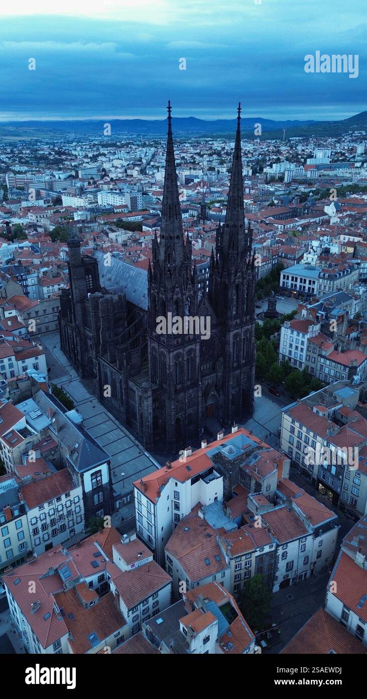 Drone photo Cathédrale notre-Dame-de-l'Assomption Clermont-Ferrand France europe Banque D'Images