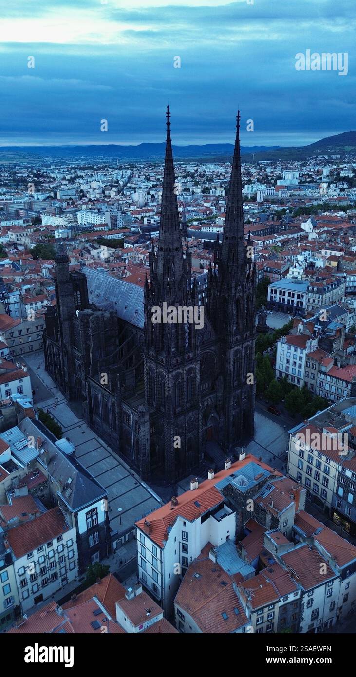 Drone photo Cathédrale notre-Dame-de-l'Assomption Clermont-Ferrand France europe Banque D'Images