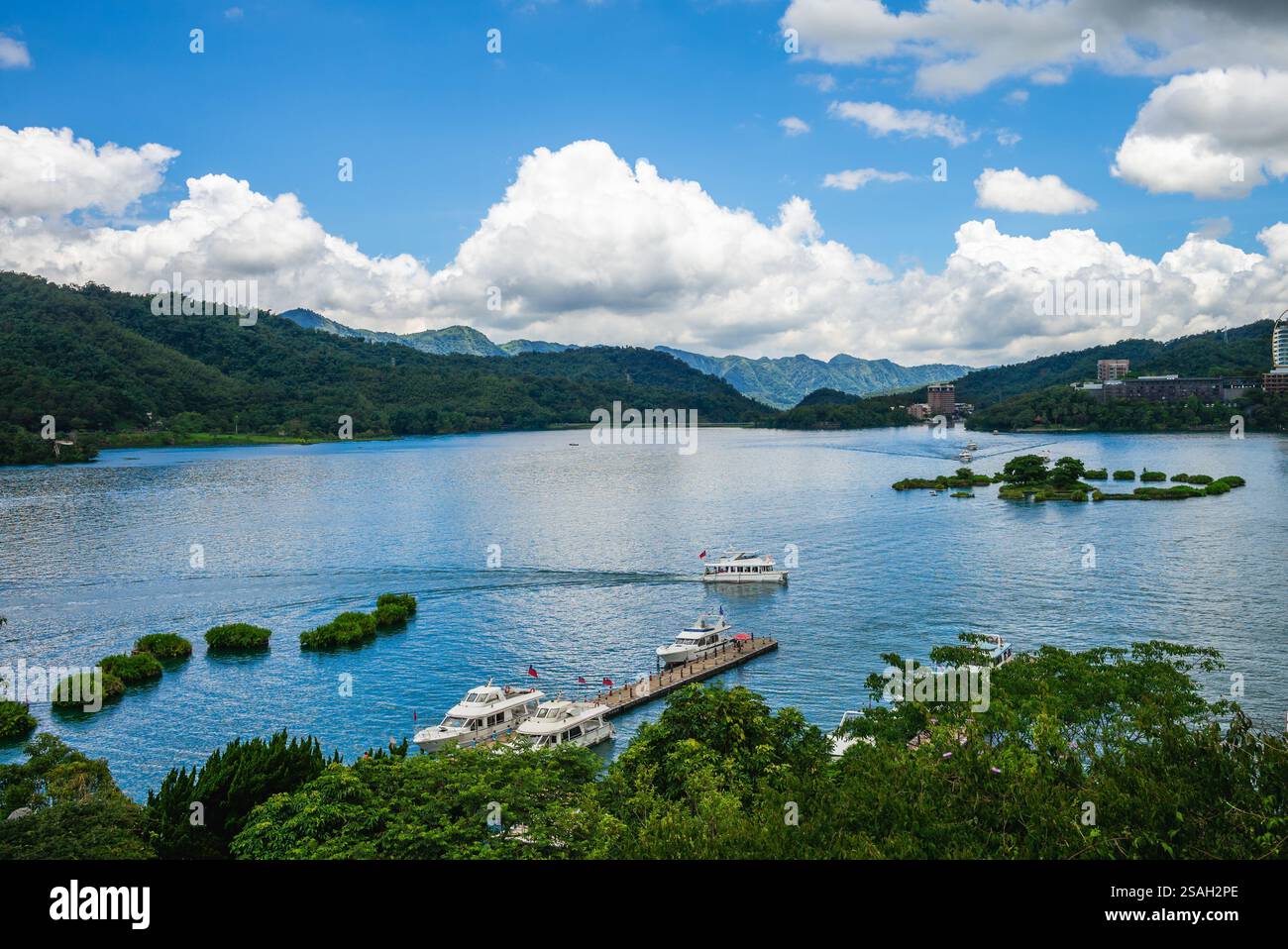 Paysage du lac Sunmoon situé dans le canton de Yuchi dans le comté de Nantou, Taiwan Banque D'Images