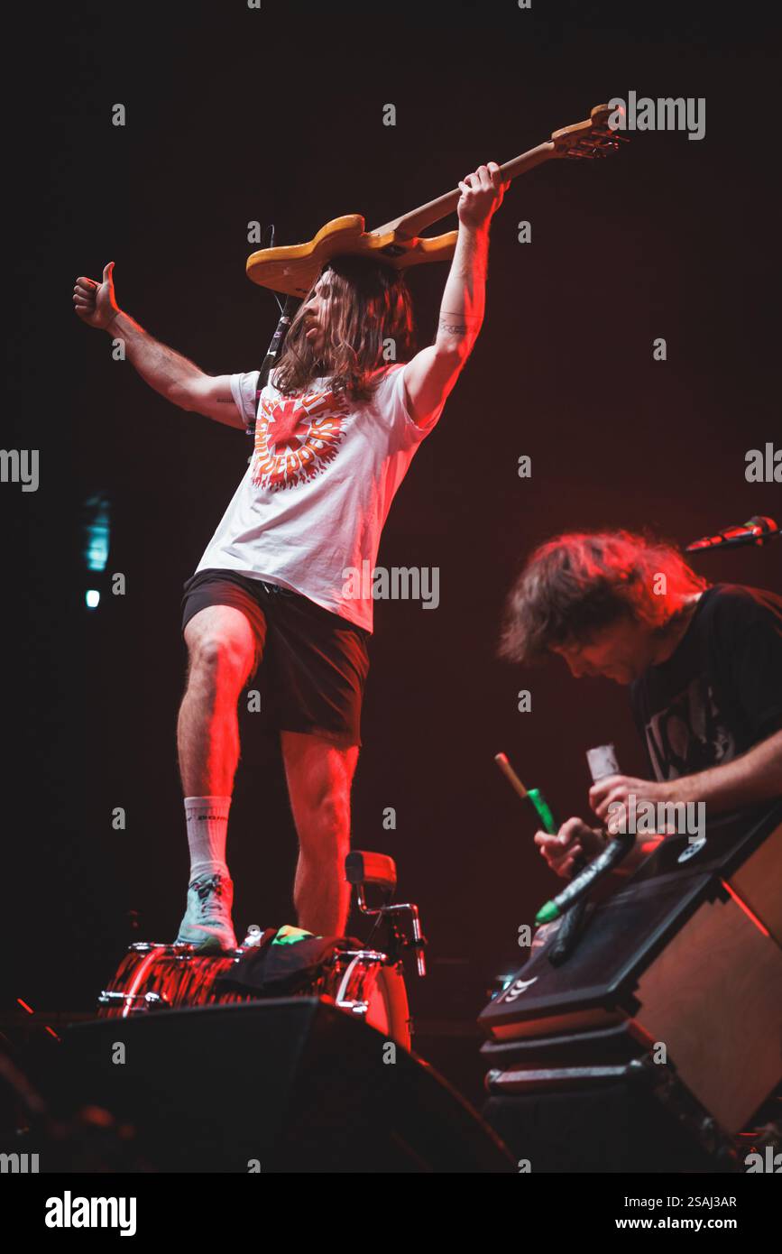 Copenhague, Danemark. 28 janvier 2025. Le groupe de folk rock celtique irlandais The Scratch donne un concert au KB Hallen à Frederiksberg, Copenhague. Banque D'Images