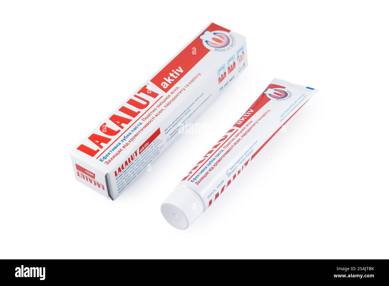 Dnipro, Ukraine - 7 octobre 2024 : tube de dentifrice actif lacalut sur blanc Banque D'Images