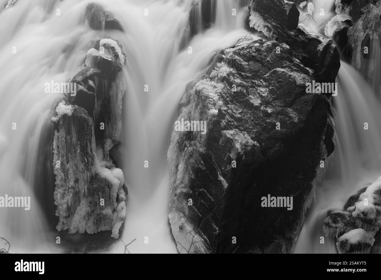 Black Linn Falls en hiver, Perthshire, Écosse Banque D'Images