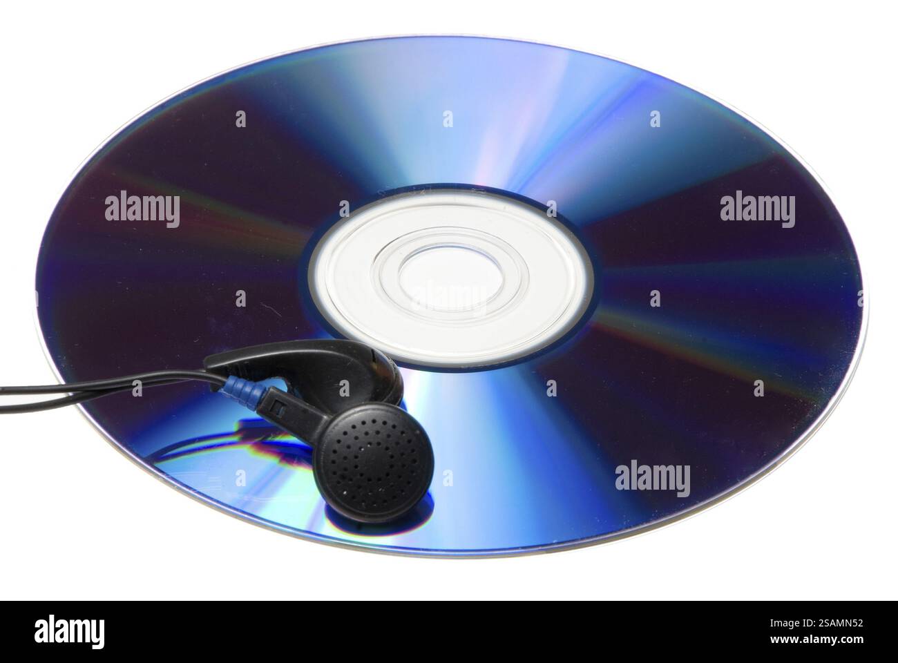 Une paire d'écouteurs et un disque compact Banque D'Images