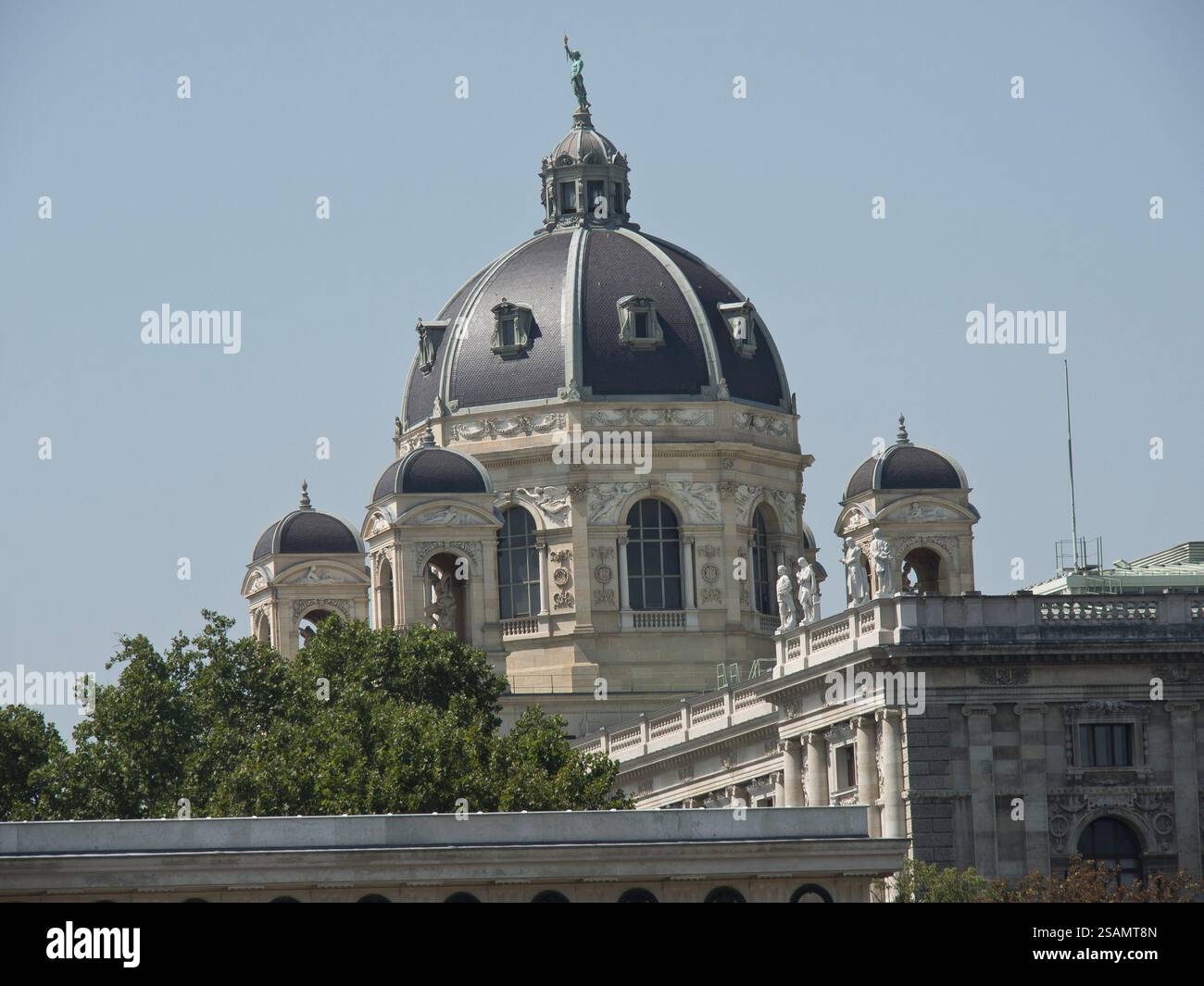 Bâtiment historique du musée avec dôme frappant, imposant et orné, Vienne, Autriche, Europe Banque D'Images