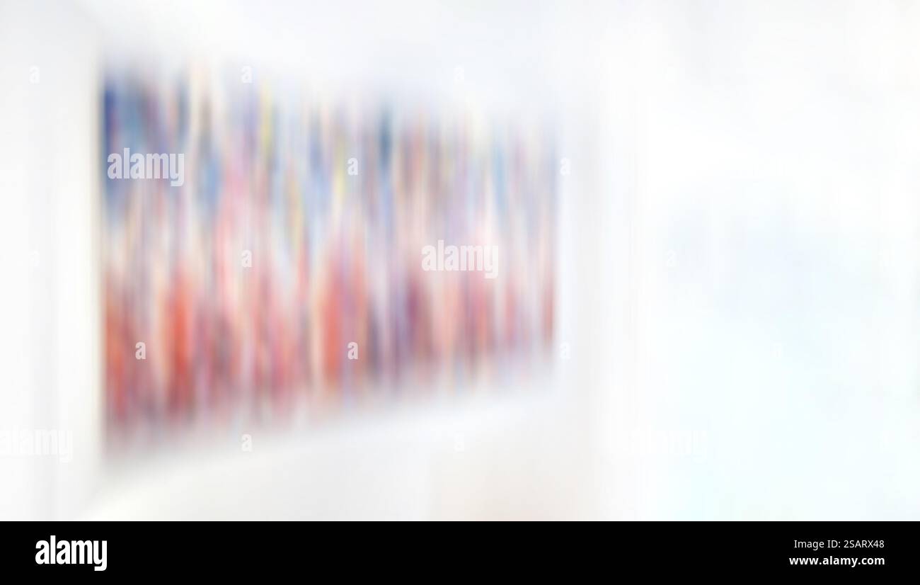 Flou de mouvement, fond de galerie d'exposition d'art, peinture abstraite colorée sur fond blanc Banque D'Images