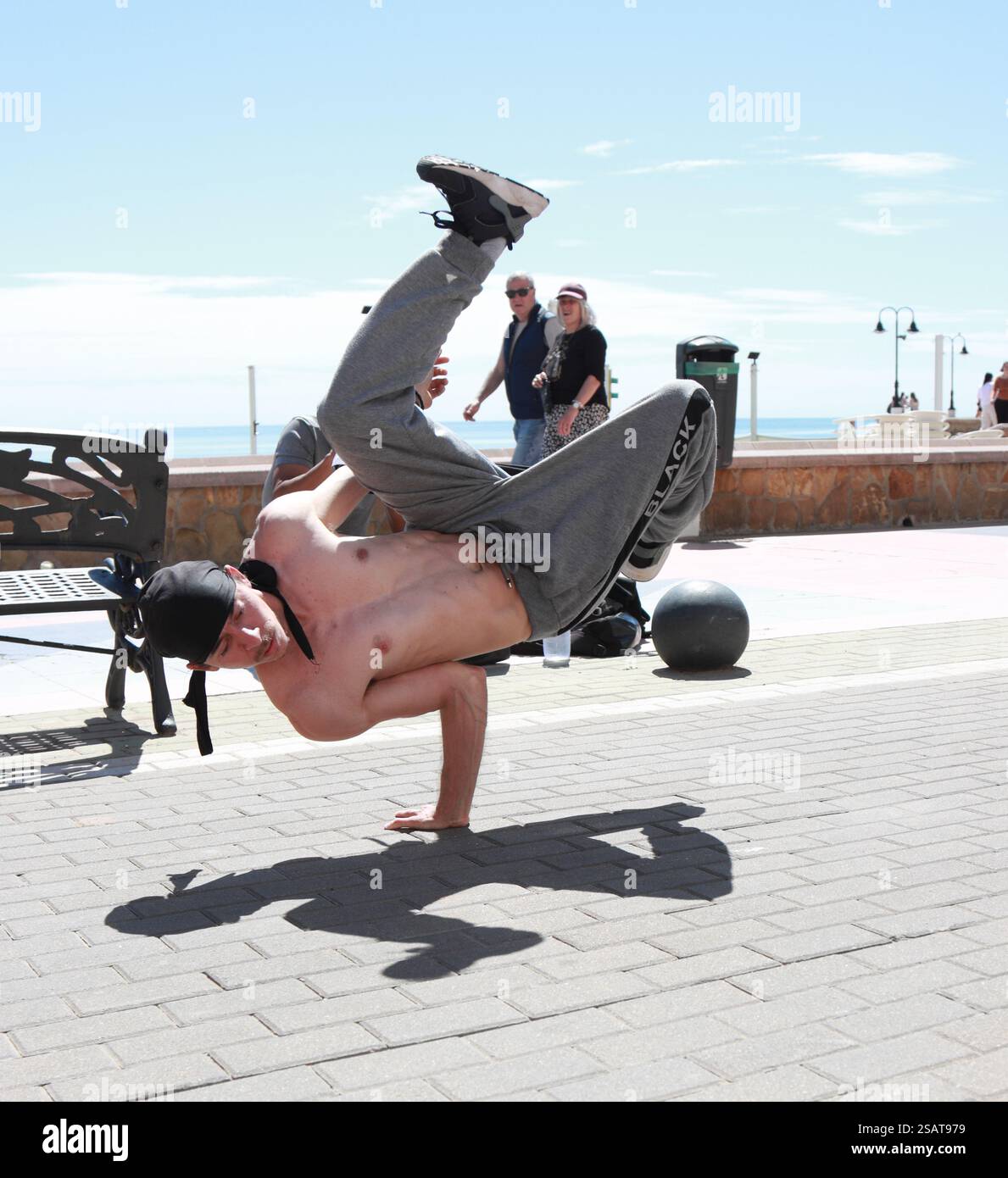 Spectacle de danse de rue. Banque D'Images