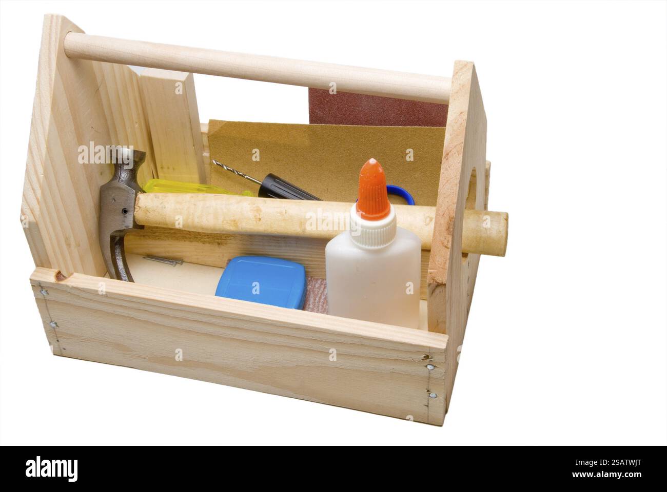 Une boîte à outils en bois pleine de divers outils Banque D'Images