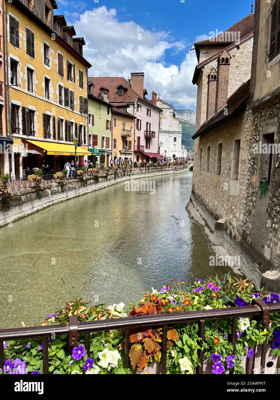 Vieille ville d'Annecy avec ses beaux canaux, haute-Savoie, France Banque D'Images