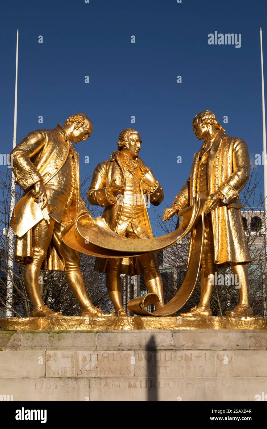 Statue des Golden Boys of Birmingham sur Centenary Square à Birmingham, en Angleterre. Il représente Matthew Boulton, James Watt et William Murdoch. Banque D'Images