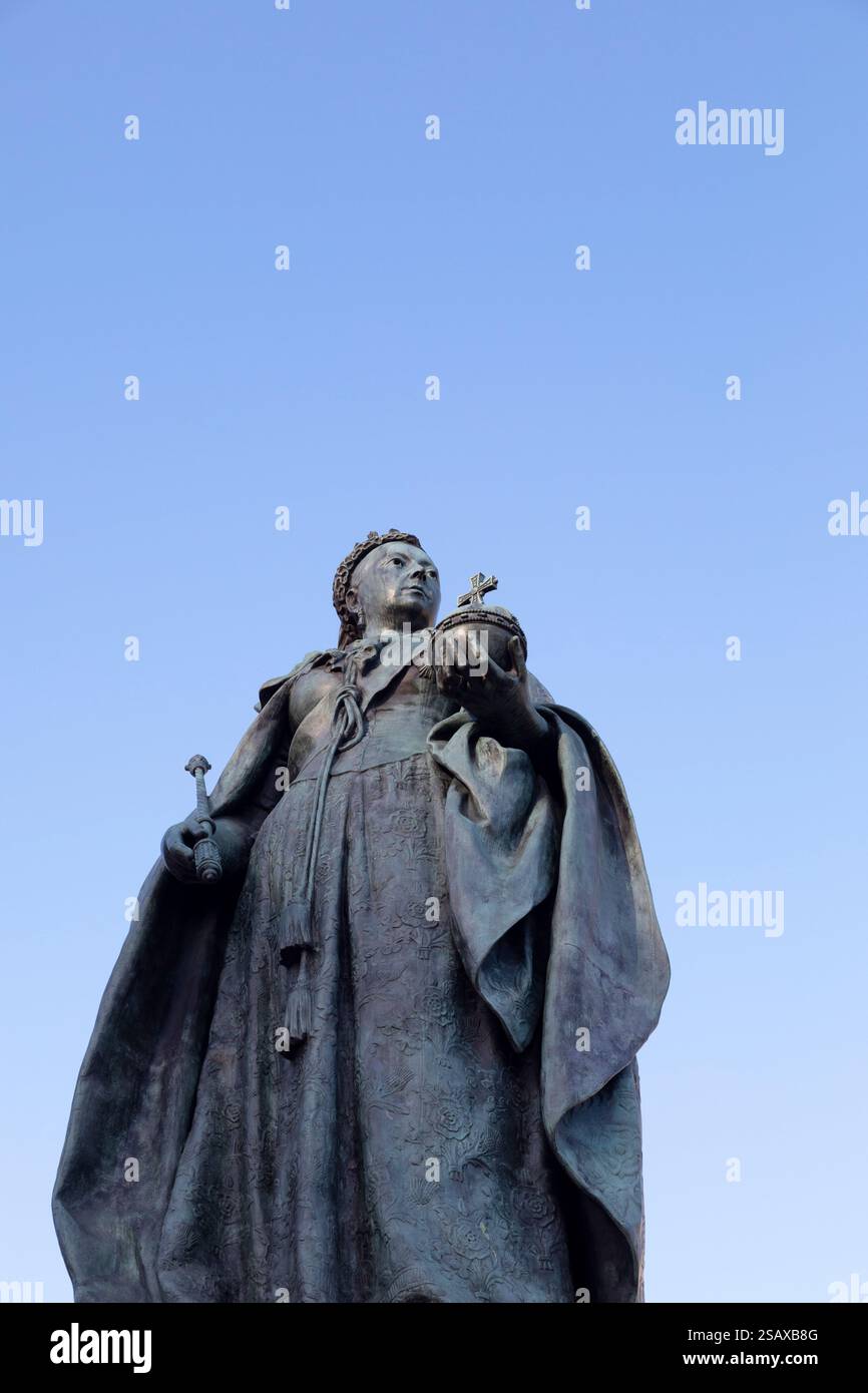 Statue de la reine Victoria à Victoria Square à Birmingham, Angleterre. La statue a été conçue par Thomas Brock et a été dévoilée en 1901. Banque D'Images