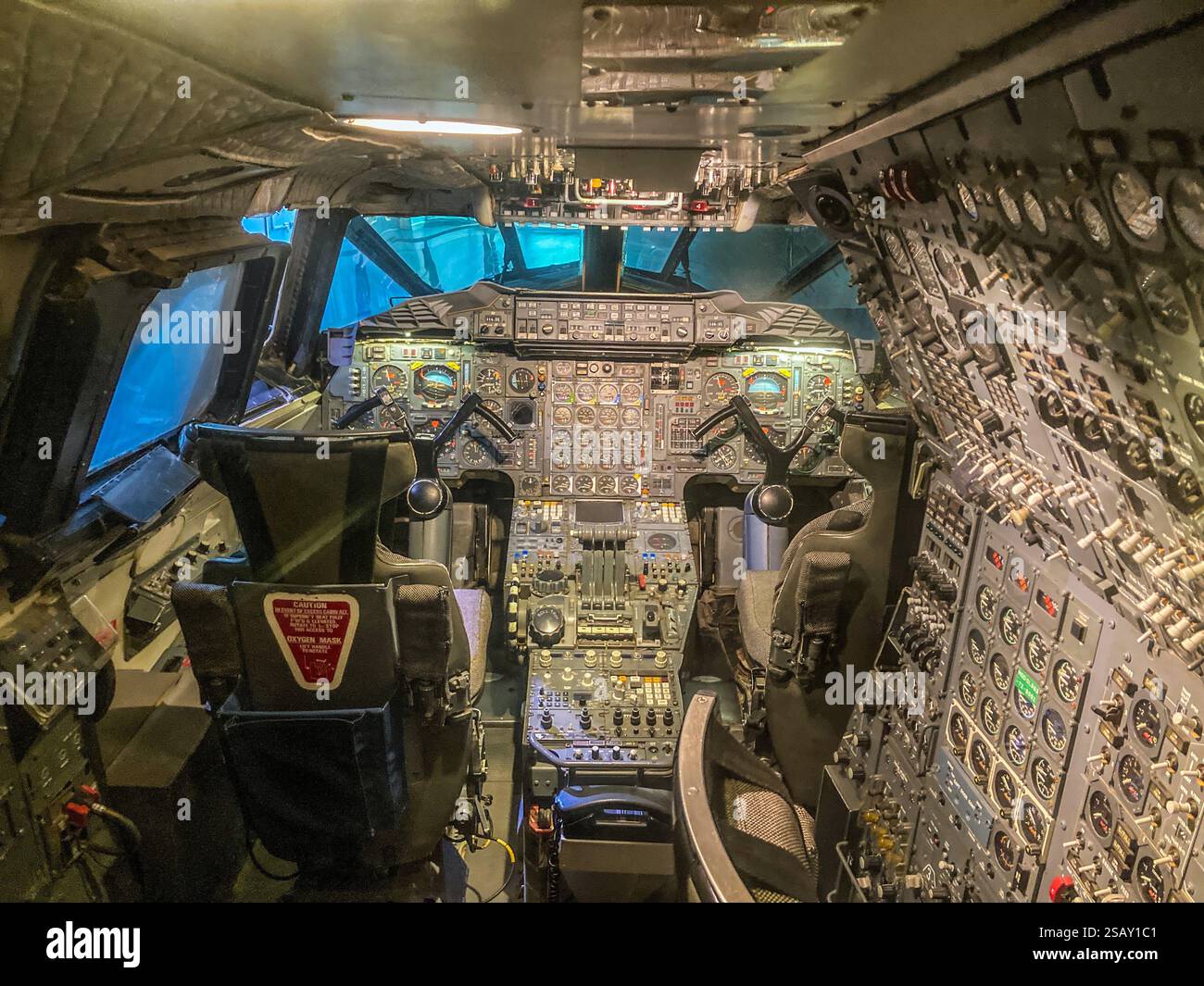 Le Flight Deck du Concorde Alpha Foxtrot, le dernier Concorde à avoir été construit et le dernier à voler, exposé à Aerospace Bristol - Image de stock capturée avec un smartphone