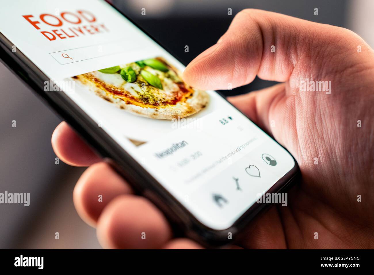 Livraison de nourriture et pizza avec téléphone du restaurant. Commande d'applications en ligne. Menu à emporter sur le site Web. Service d'emporter rapide. Livrez à domicile rapidement. Banque D'Images