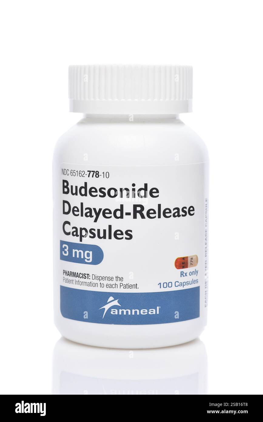 IRVINE, CALIFORNIE - 31 janvier 2025 : un flacon de Budésonide capsules à libération retardée. Banque D'Images