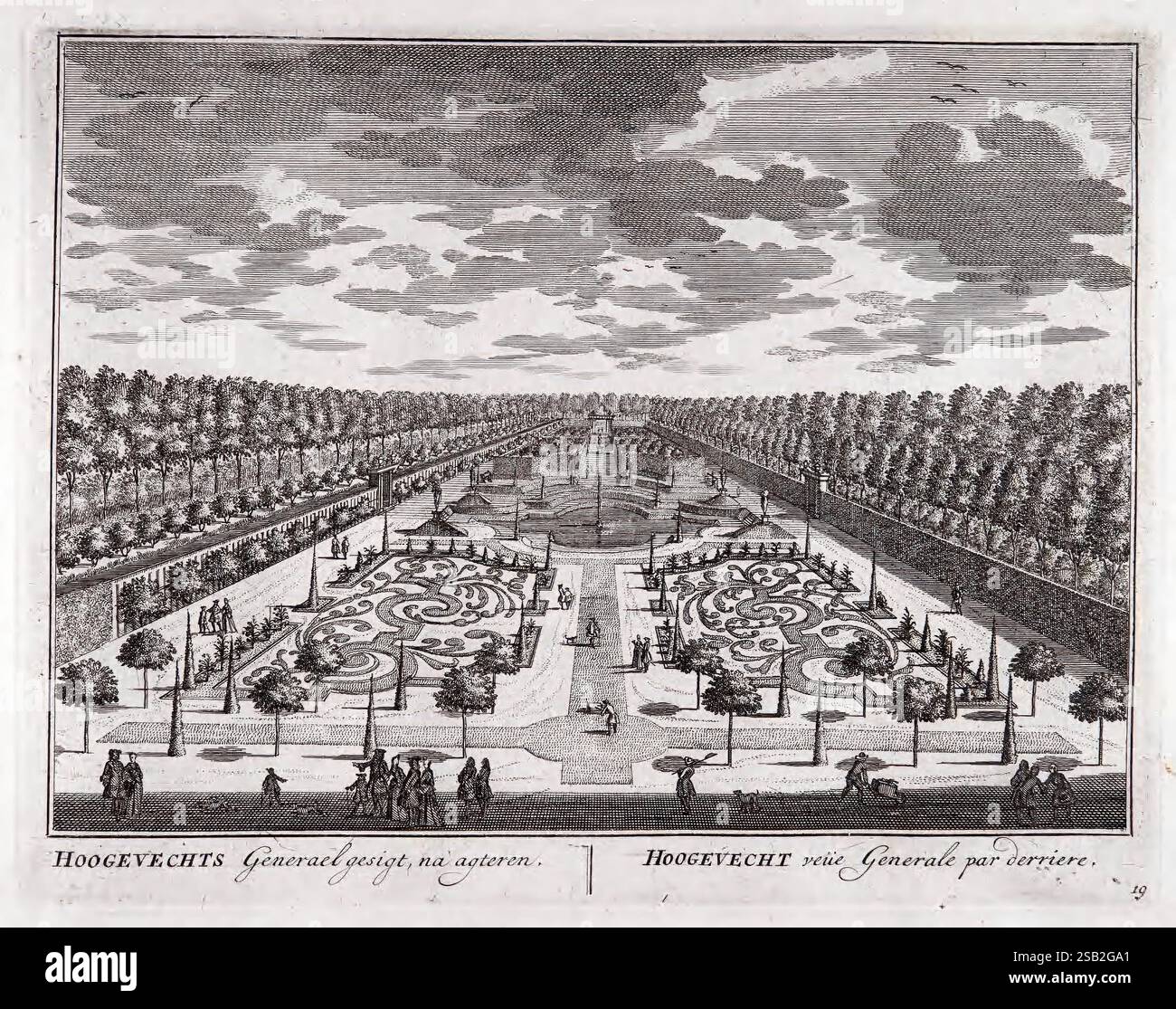 De Zegepraalende Vecht, T'Amsteldam, by de Wed, 1719, Netherlands, jardins, Europe, premières œuvres, villes et villages, œuvres picturales, la rivière Vechte, la rivière Vechte en Allemagne et aux pays-Bas, Un jardin formel méticuleusement conçu présente des motifs géométriques complexes formés par des parterres de fleurs soigneusement disposés et des haies bien entretenues. Au premier plan, des chemins élégamment aménagés attirent le regard vers une fontaine centrale, entourée de verdure luxuriante. Des statues ornent la région, mettant en valeur la grandeur du paysage. Le jardin est flanqué de grands arbres, offrant une toile de fond ordonnée, tandis que les visiteurs se promènent le long du PA Banque D'Images