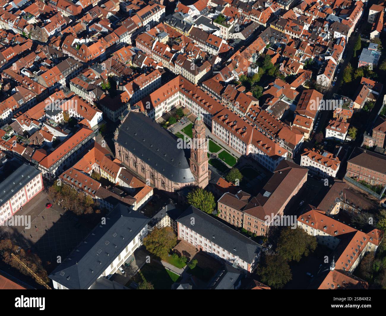 VUE AÉRIENNE. Église jésuite (Jesuitenkirche). Heidelberg, Bade-Württemberg, Allemagne. Banque D'Images