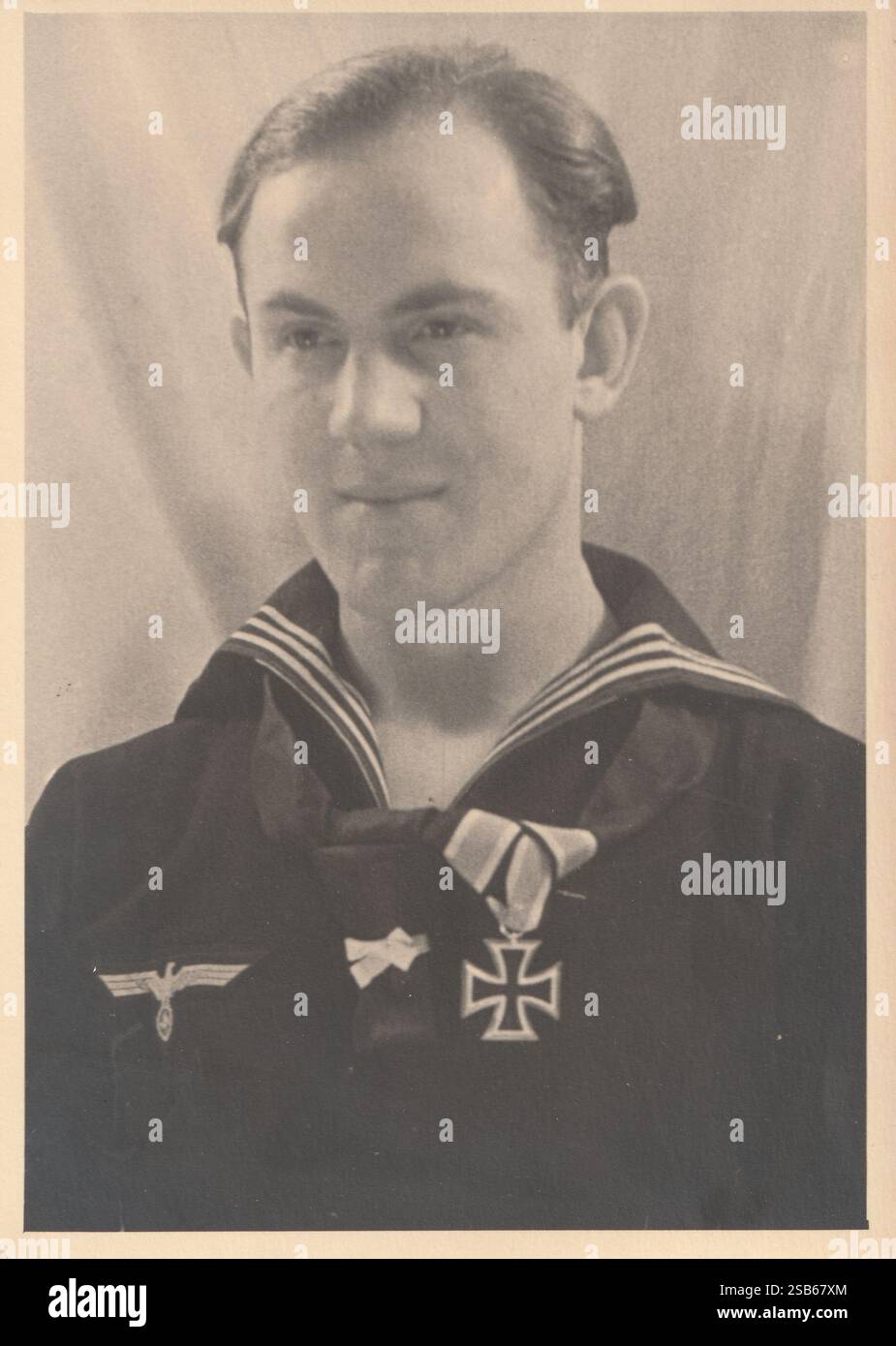 Vintage WWII Allemand Kriegsmarine Sailor Portrait (vers 1940s) Banque D'Images