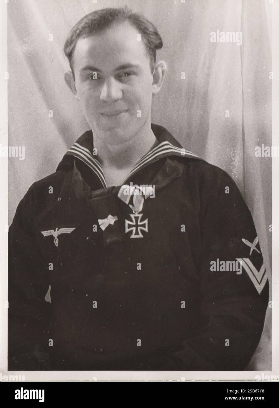 Vintage WWII Allemand Kriegsmarine Sailor Portrait (vers 1940s) Banque D'Images