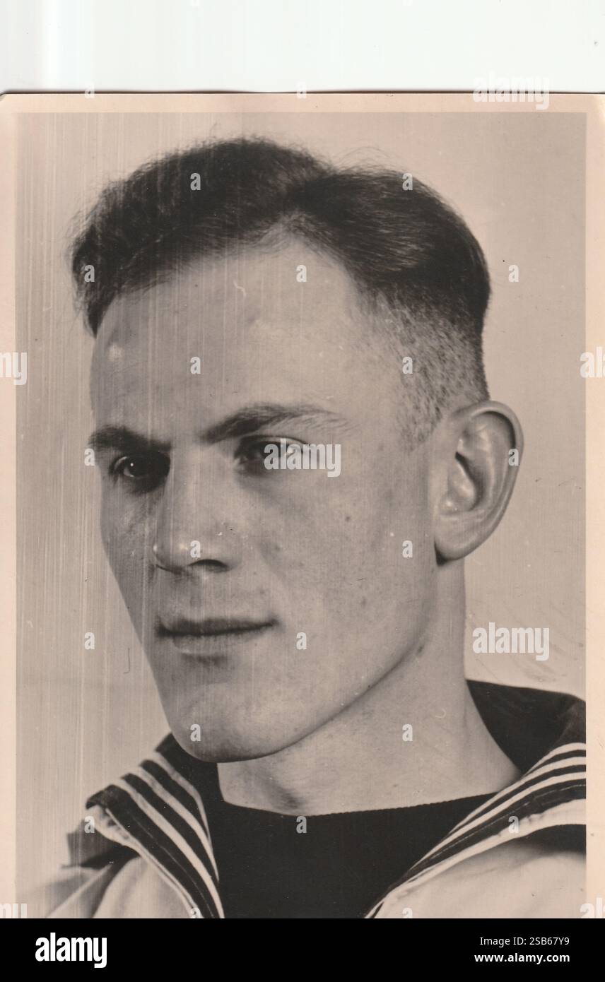 Vintage WWII Allemand Kriegsmarine Sailor Portrait (vers 1940s) Banque D'Images