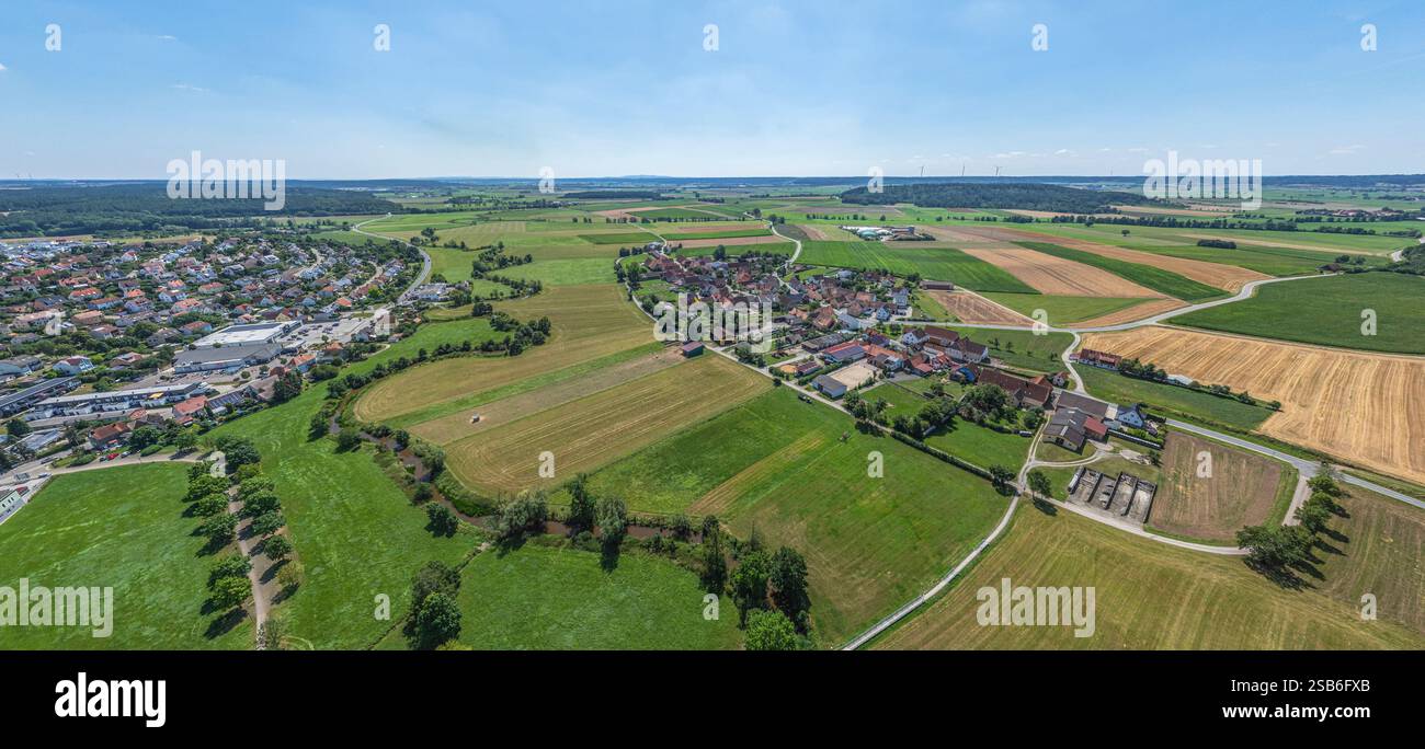Vue aérienne de la petite ville moyenne-Franconienne de Leutershausen près d'Ansbach sur la partie supérieure de la rivière Altmühl Banque D'Images