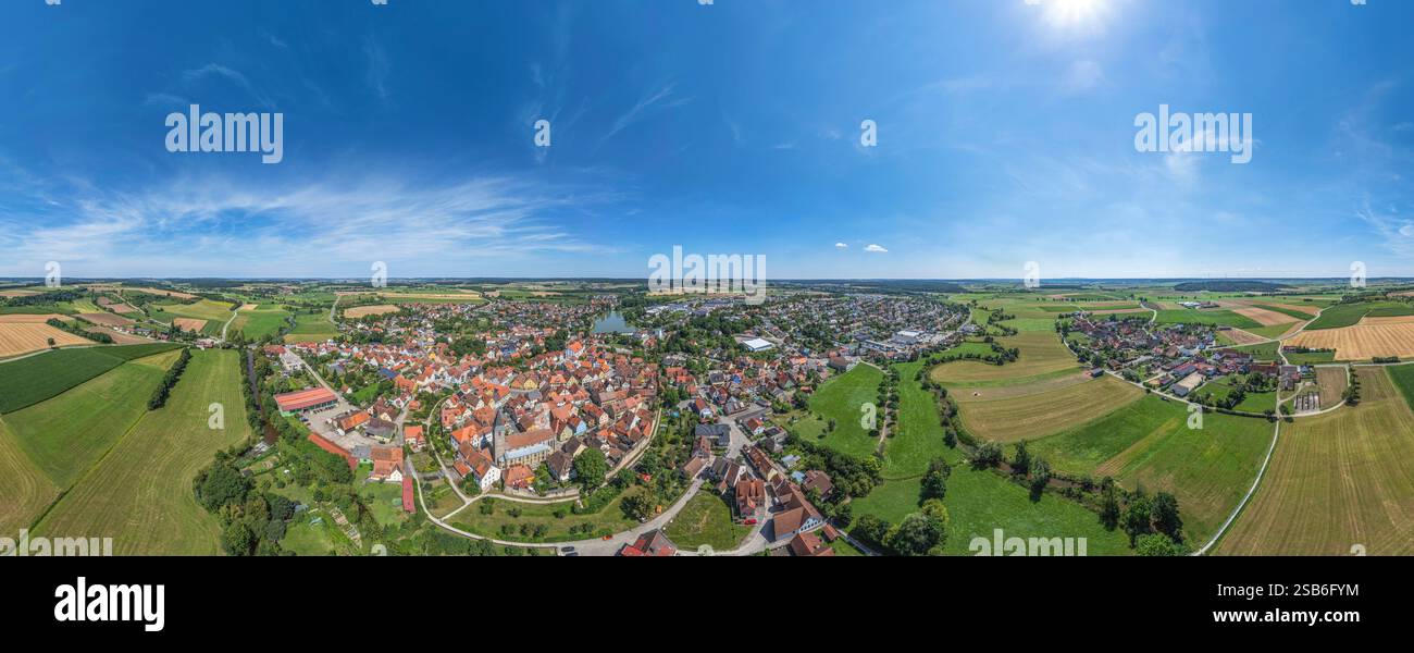 Vue aérienne de la petite ville moyenne-Franconienne de Leutershausen près d'Ansbach sur la partie supérieure de la rivière Altmühl Banque D'Images