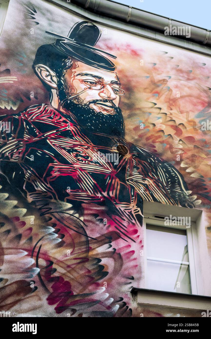 FRANCE. PARIS (75) 18E ARRONDISSEMENT. STREET ART RUE SAINT-RUSTIQUE À MONTMARTRE. HENRI DE TOULOUSE LAUTREC PAR L'ARTISTE CHRISTIAN GUEMY AKA C215 Banque D'Images