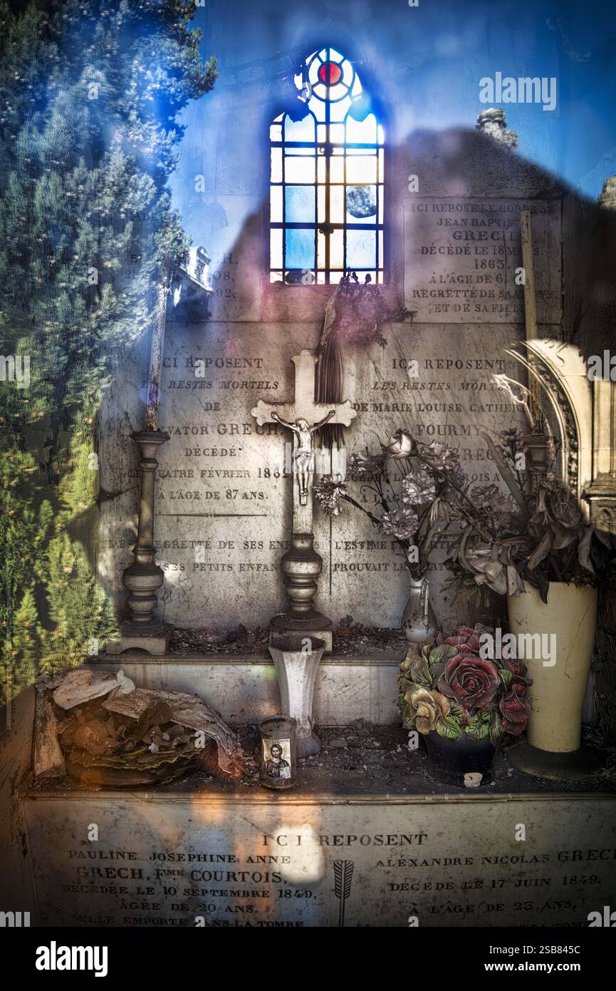 FRANCE. PARIS (75) 18E ARRONDISSEMENT. LES TOMBEAUX DU CIMETIÈRE SAINT-VINCENT À MONTMARTRE Banque D'Images