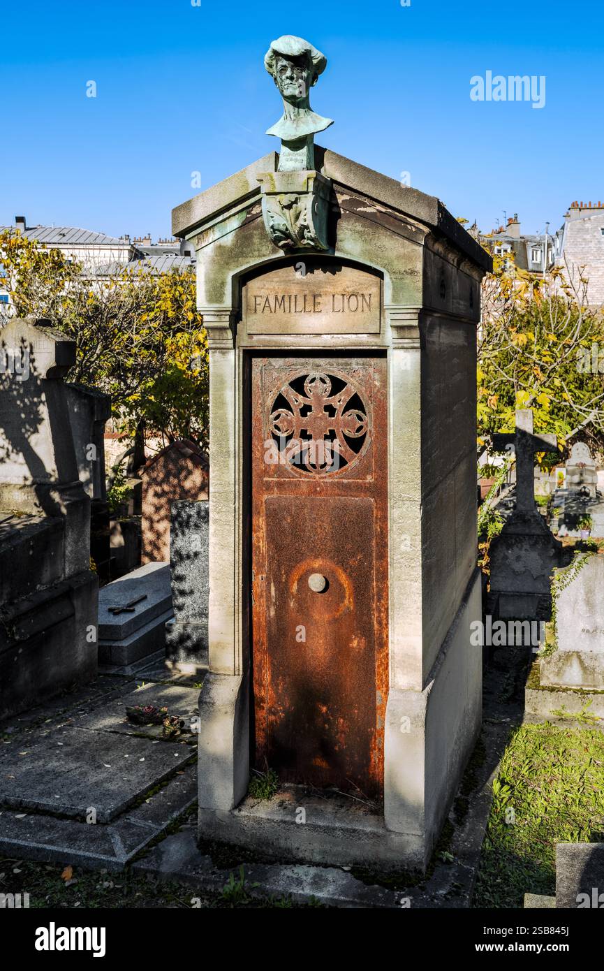 FRANCE. PARIS (75) 18E ARRONDISSEMENT. LES TOMBEAUX DU CIMETIÈRE SAINT-VINCENT À MONTMARTRE Banque D'Images