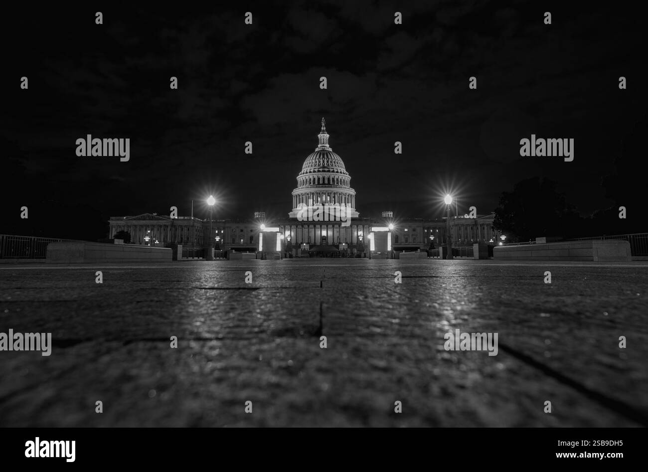 Bâtiment du Capitole. Washington DC. Bâtiment du Capitole, Cour suprême, monument de Washington. Le magnifique Capitole est haut. Le Capitole néoclassique respire Banque D'Images