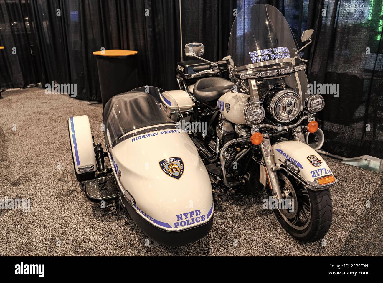 Nypd new york city motorcycle Banque de photographies et d’images à ...