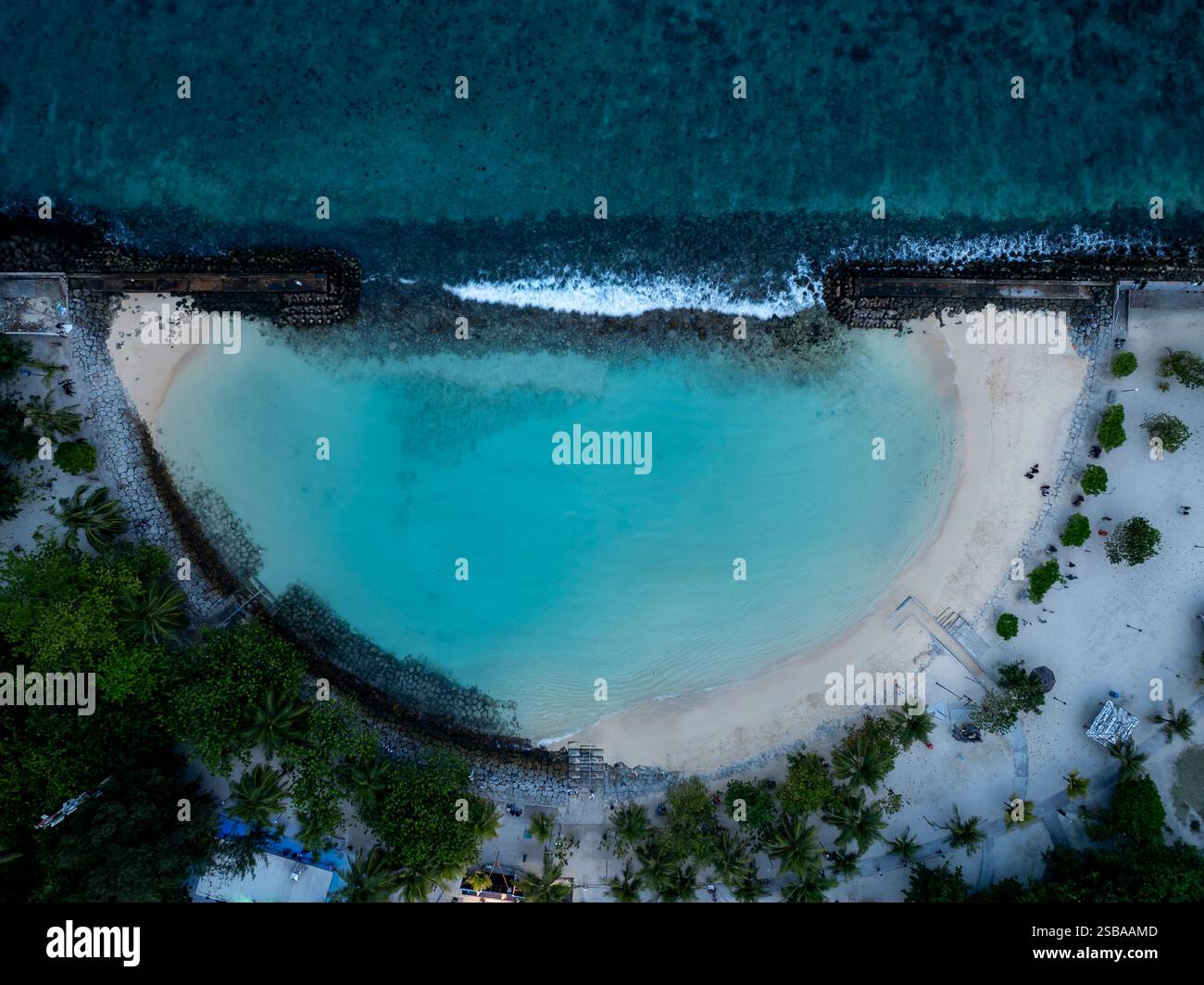 Plage artificielle dans la ville de Malé, îles Maldives Banque D'Images
