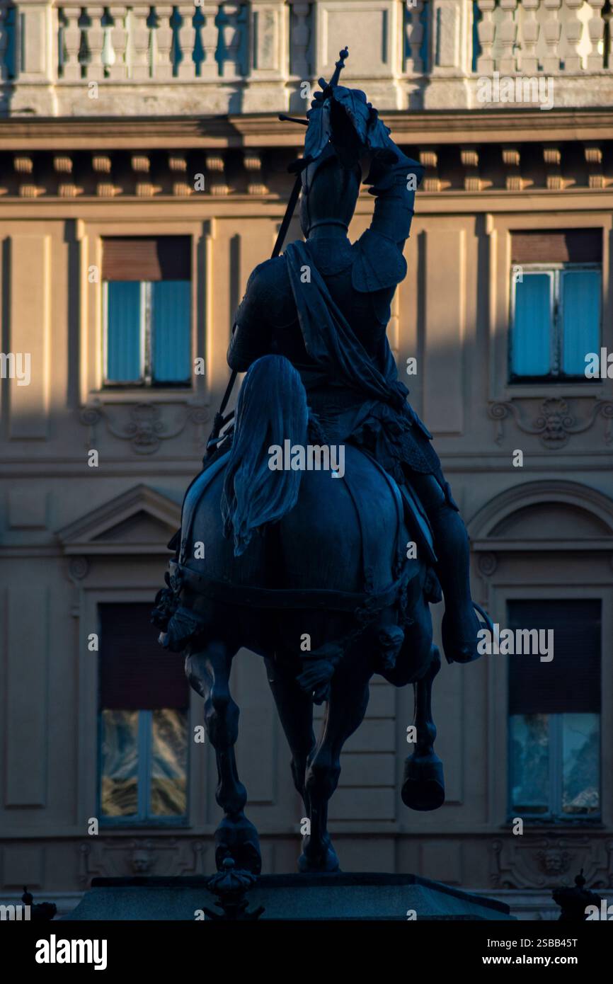 Turin, Italie. La statue équestre d'Emanuele Filiberto au milieu de la place San Carlo. Banque D'Images
