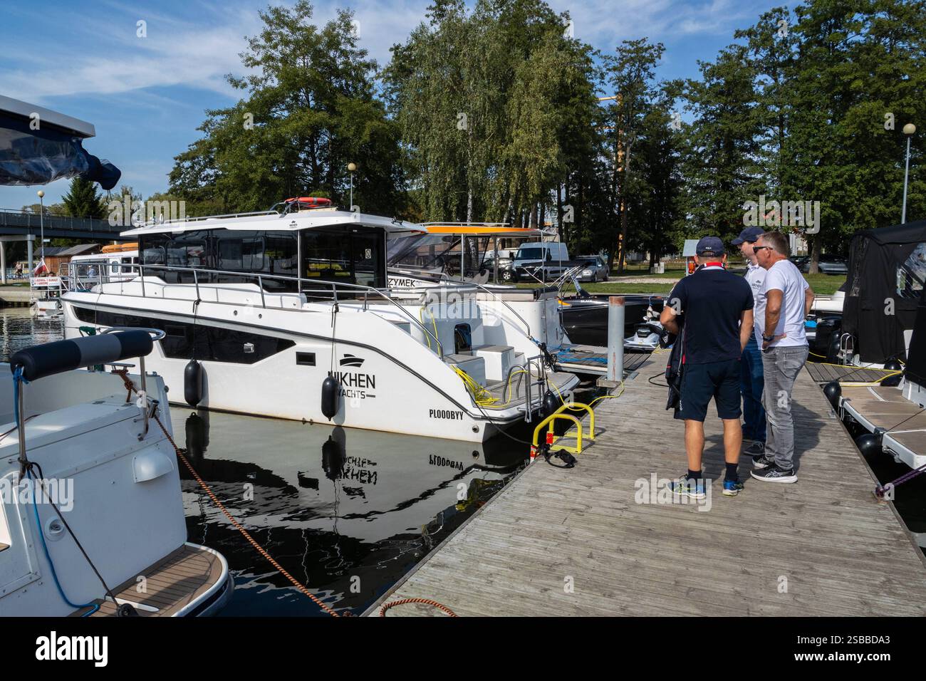 Rund um die Masurische Seenplatte - Die Ekomarina in Lötzen Gizycko am Niegocin-See gehört zu den größten Yacht- und Charterhäfen in Masuren / environs Banque D'Images