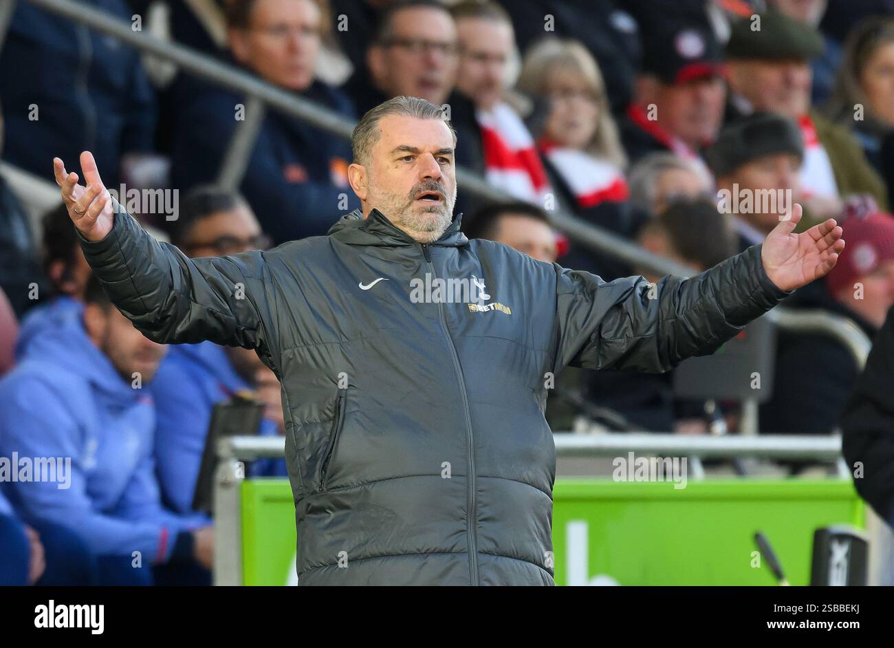 Londres, Royaume-Uni. 02 février 2025. Brentford v Tottenham Hotspur - premier League - Gtech Community Stadium. Tottenham Manager Ange Postecoglou. Crédit photo : Mark pain / Alamy Live News Banque D'Images