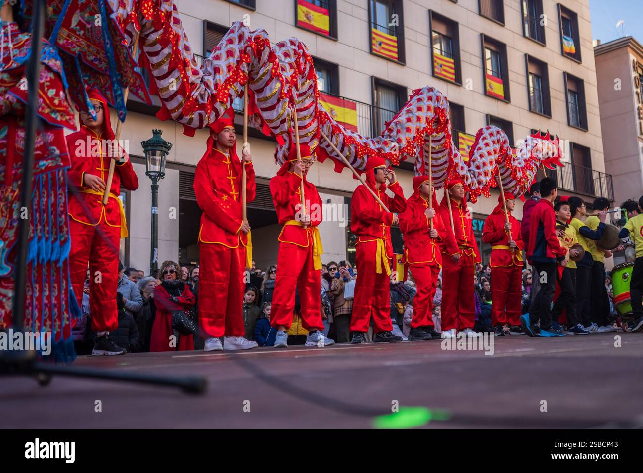 Célébrations du nouvel an chinois dans les rues de Saragosse, Espagne Banque D'Images