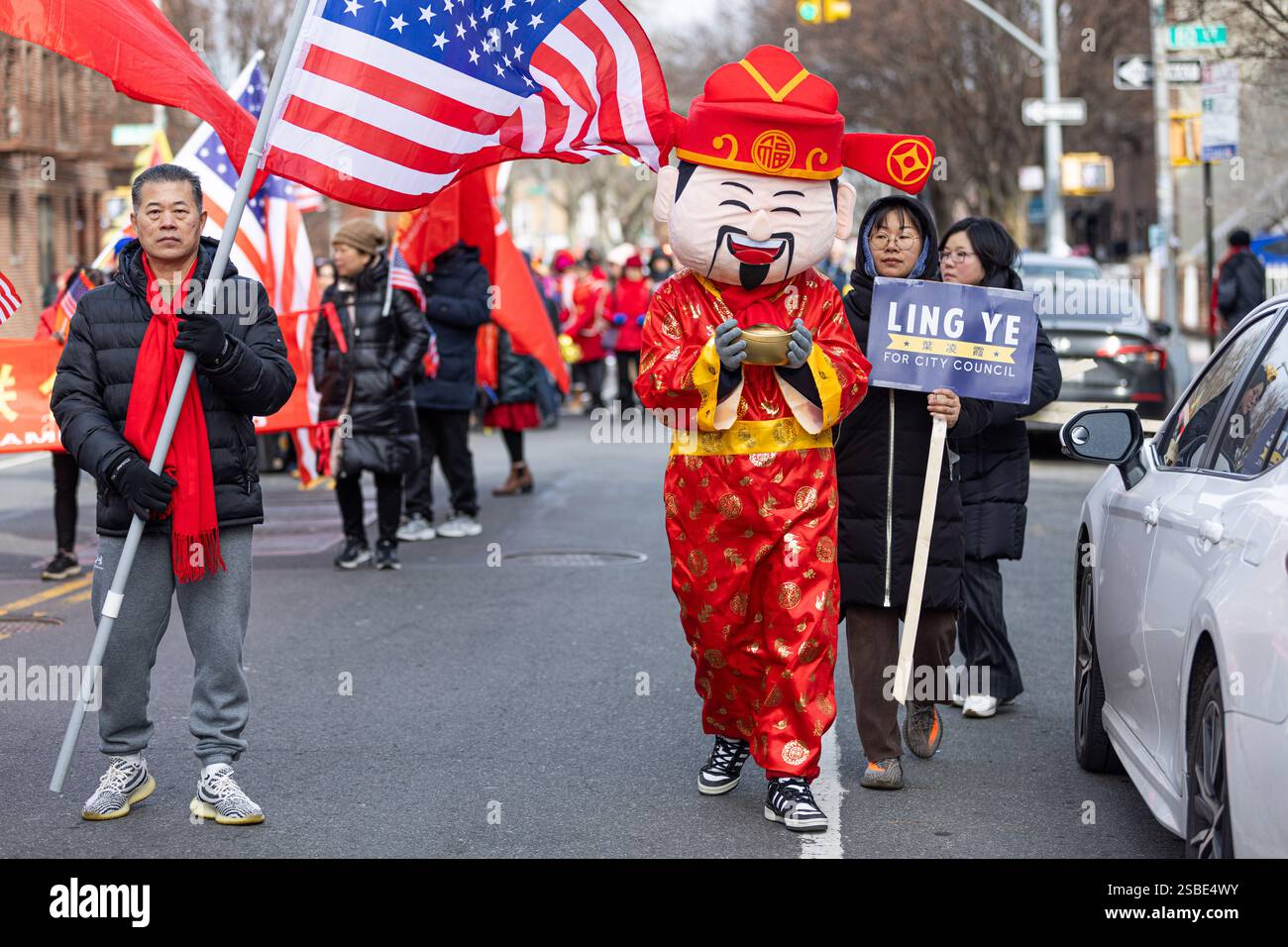 Brooklyn, États-Unis. 02 février 2025. Les participants défilent dans la Brooklyn 18th Avenue Lunar New Year Parade à Brooklyn, NY, le 2 février 2025. (Photo de Hailstorm Visuals/SIPA USA) crédit : SIPA US/Alamy Live News Banque D'Images