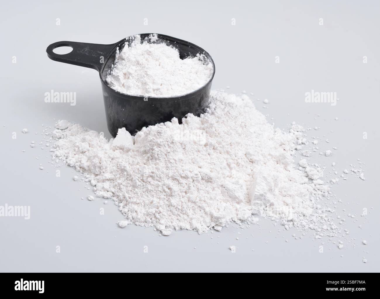 Le carbonate de calcium est un composé chimique dont la formule chimique est CaCO3 Banque D'Images