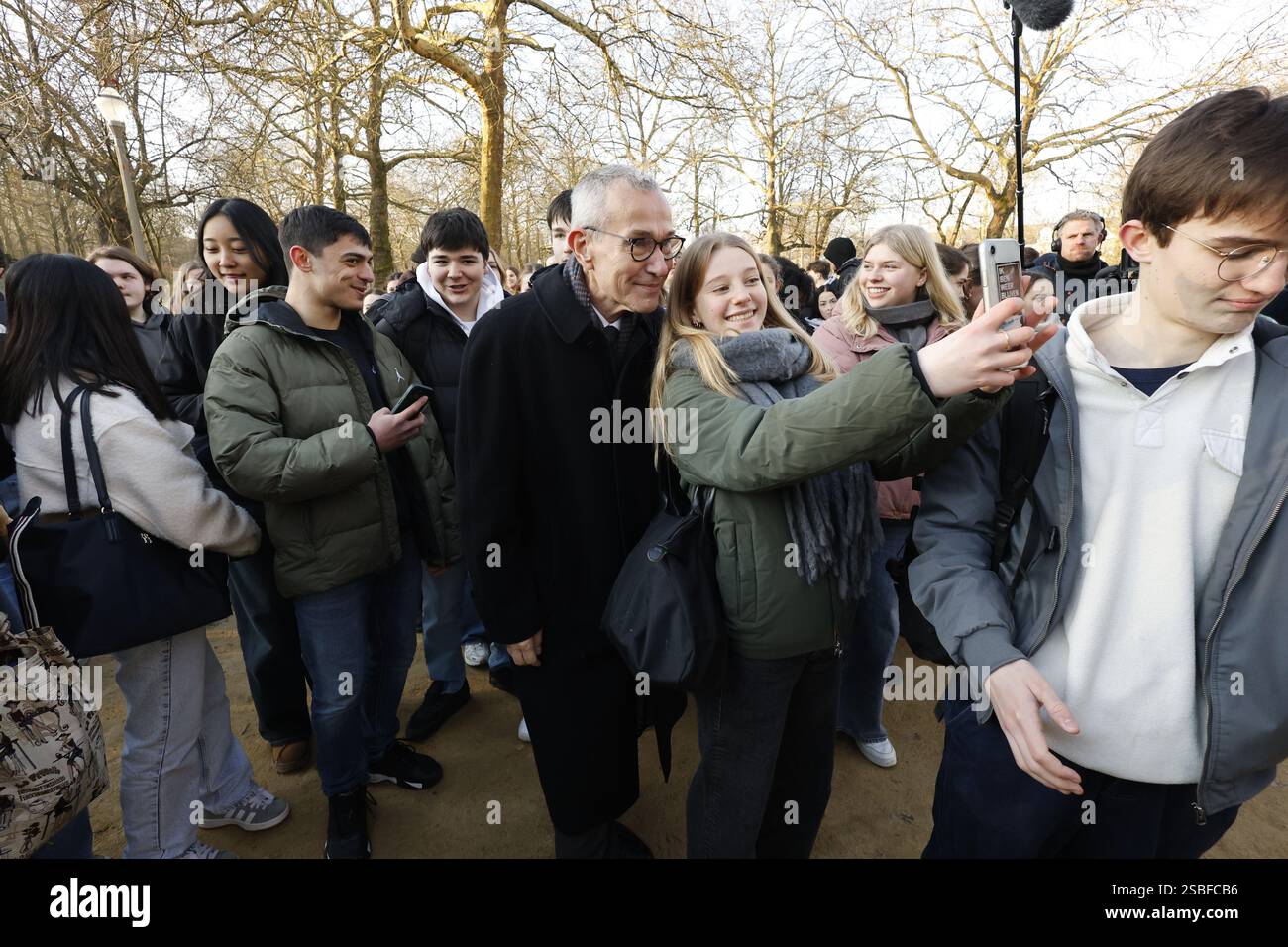 Bruxelles, Belgique. 03rd Feb, 2025. Vice-premier ministre et ministre et ministre de la santé publique et des Affaires sociales Frank Vandenbroucke photographié après la cérémonie de serment au Palais Royal, à Bruxelles. Les négociateurs des cinq partis qui composent la coalition de l'Arizona - la N-va, MR, engagés, Vooruit et CD&V - sont parvenus à un accord gouvernemental vendredi soir. BELGA PHOTO NICOLAS MAETERLINCK crédit : Belga News Agency/Alamy Live News Banque D'Images