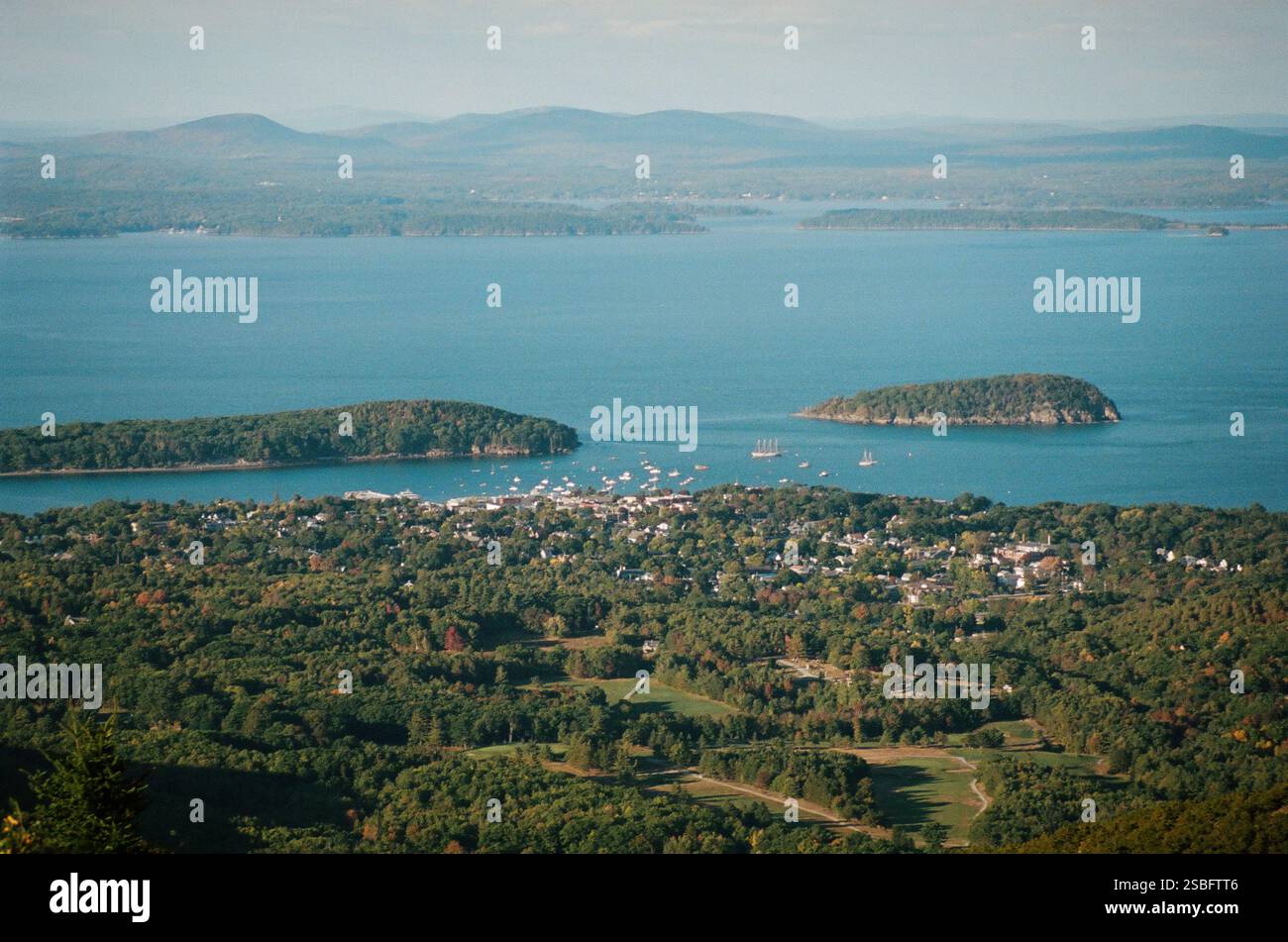 Vue aérienne de Bar Harbor dans le parc national Acadia. Banque D'Images