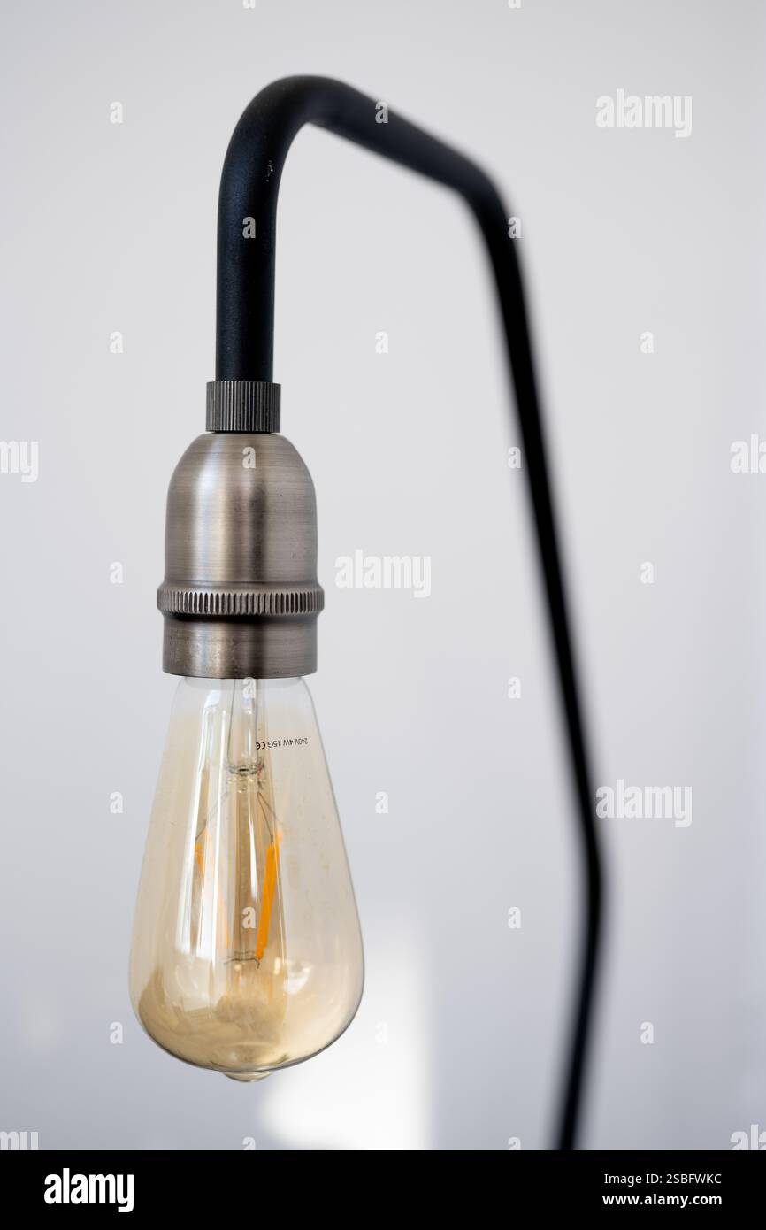 Ampoule Edison minimaliste avec design industriel Banque D'Images