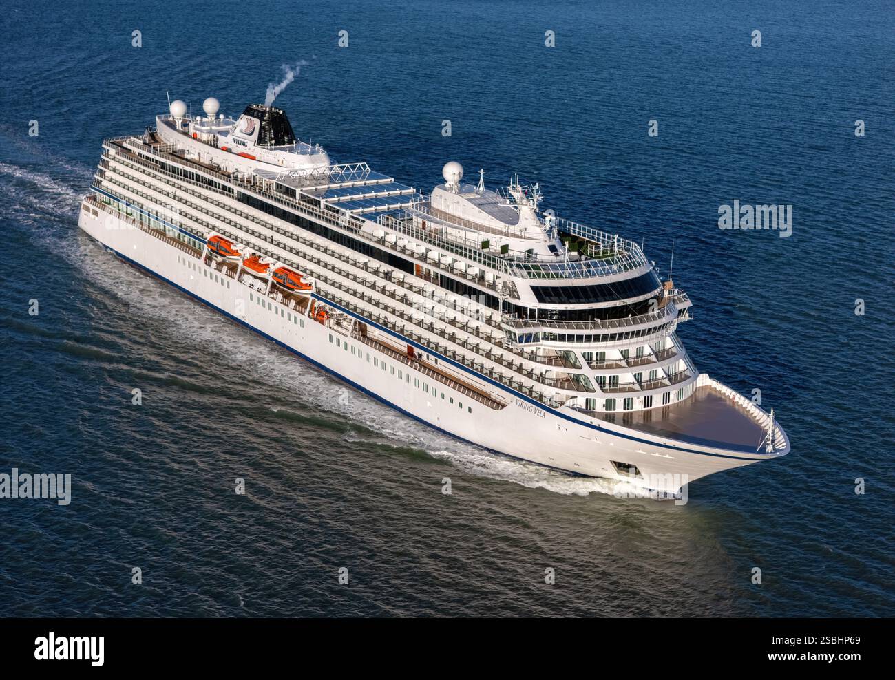 Viking Vela, un navire de croisière exploité par la société norvégienne Viking Cruises - janvier 2025. Banque D'Images