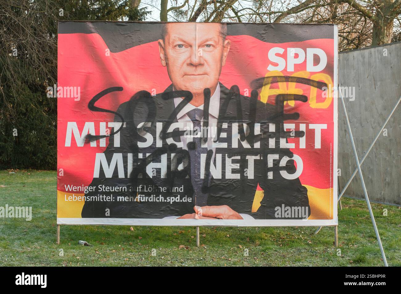 Affiche électorale du candidat chancelier du SPD Olaf Scholz pour l'élection au 21e Bundestag allemand Banque D'Images