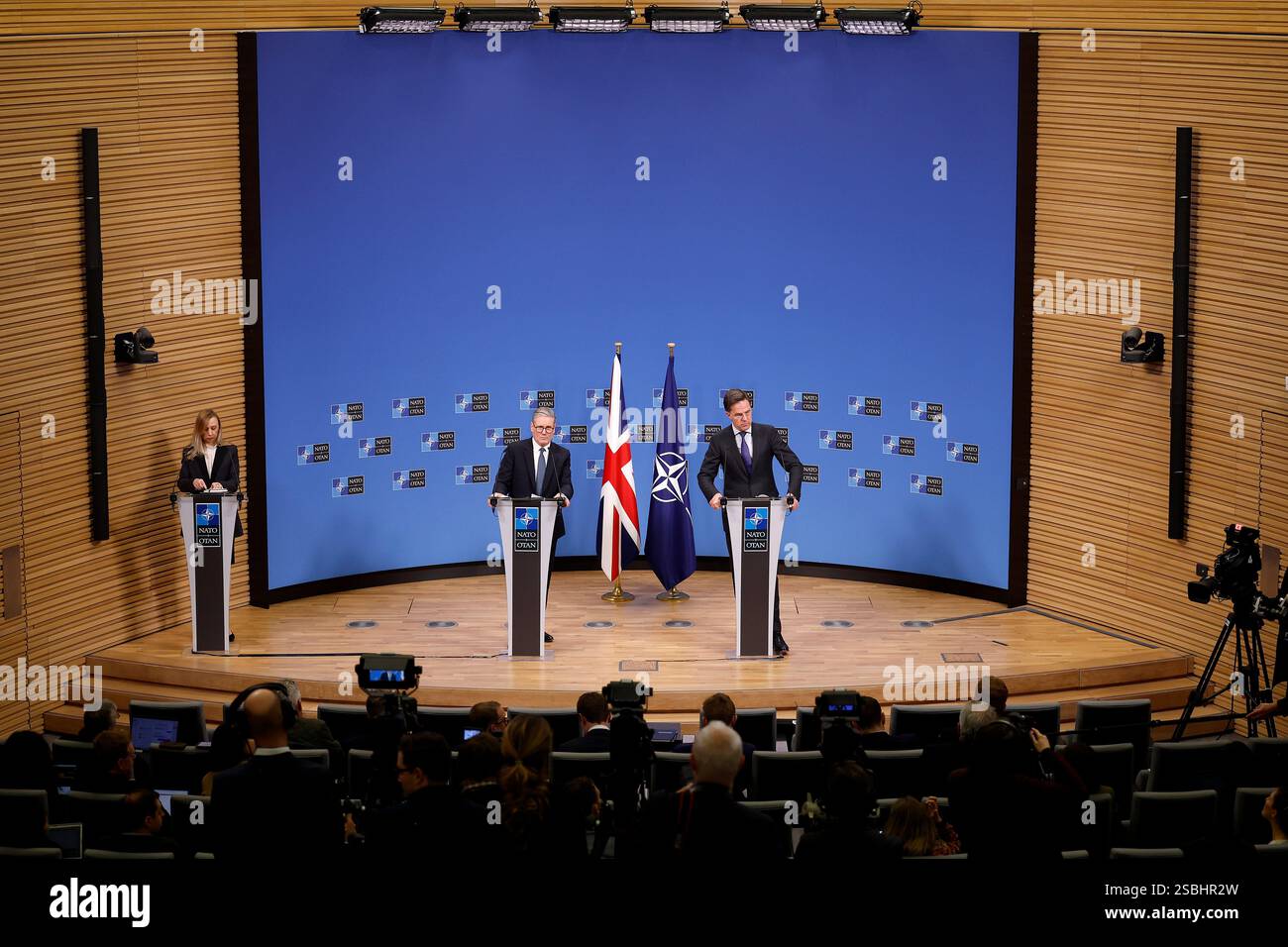 Le premier ministre Sir Keir Starmer lors d'une conférence de presse avec le secrétaire général de l'OTAN Mark Rutte au siège de l'OTAN à Bruxelles, Belgique. Date de la photo : lundi 3 février 2025. Banque D'Images