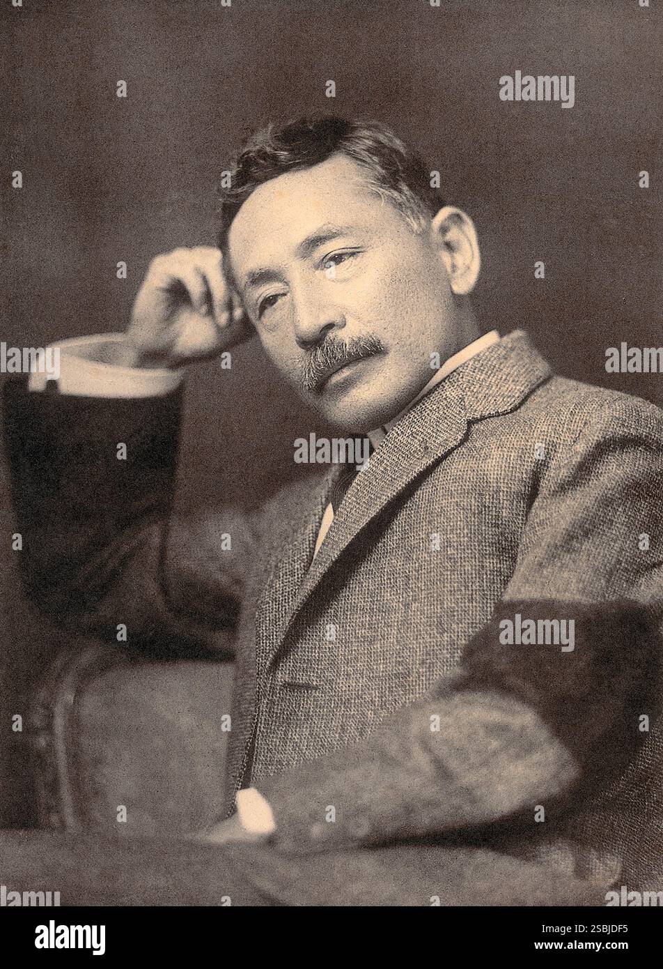 Natsume Soseki (1867-1916), née Natsume Kin'nosuke, est une romancière japonaise. Prise le 13 septembre 1912, jour des funérailles de l'empereur Meiji. Banque D'Images