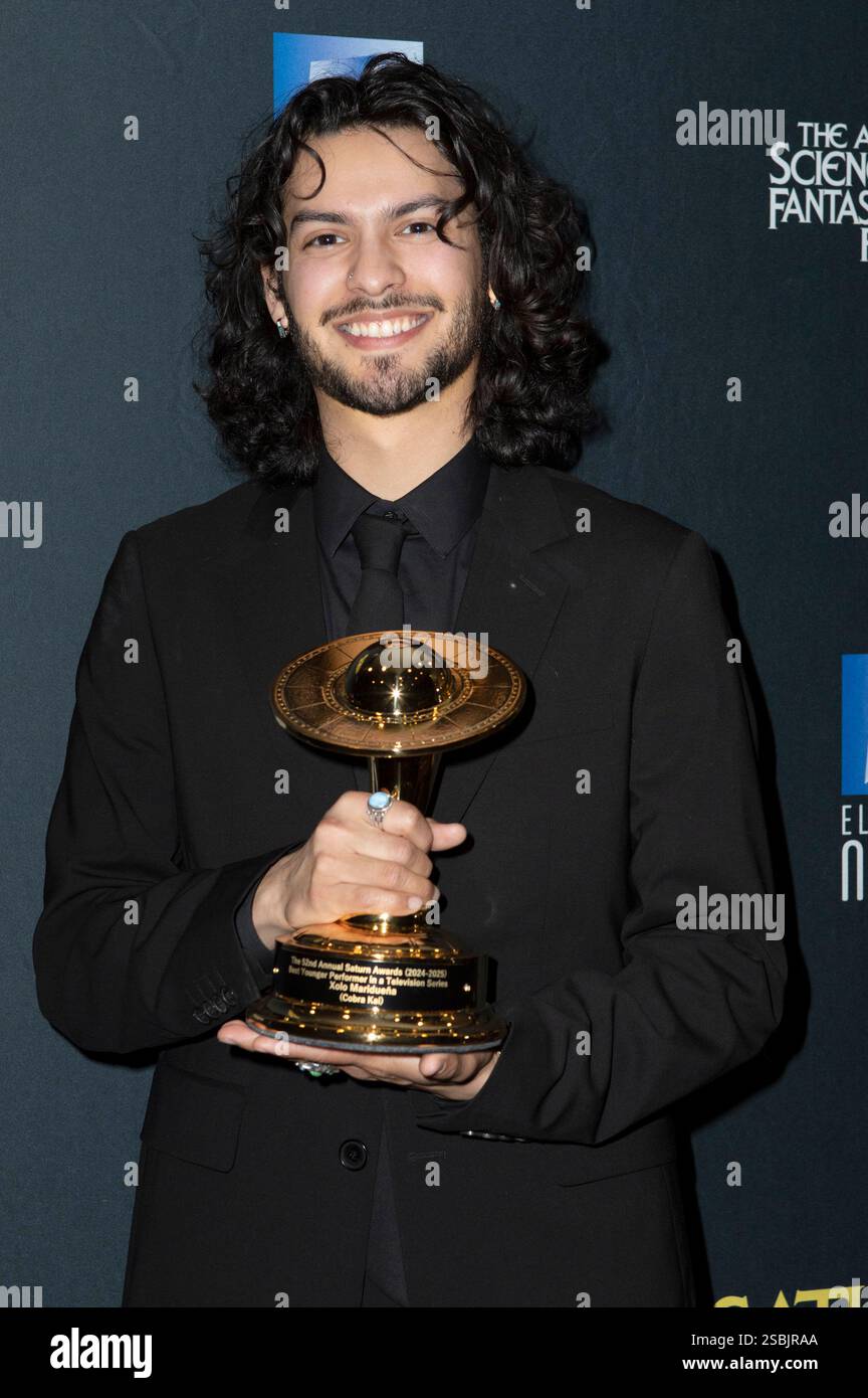 Xolo Mariduena beim Preisträger-Photocall der Verleihung der 52. Saturn Awards 2025 m Hilton Los Angeles-Universal City Hotel. Universal City, 02.02.2025 Banque D'Images