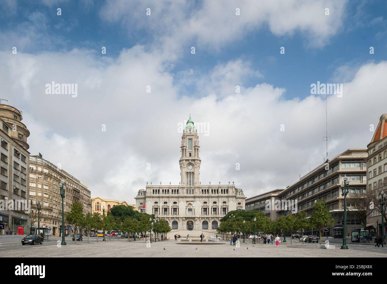 Mairie de Porto et place municipale au Portugal Banque D'Images