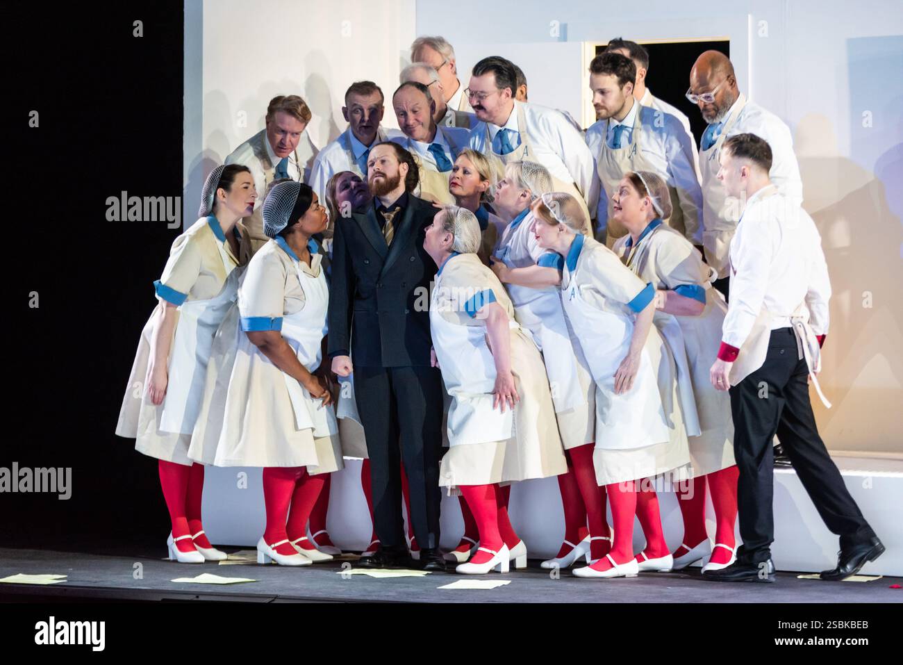 Londres, le 3 février 2025, Cody Quattlebaum et le casting de The Wedding of Figaro at London Coliseum d'ENO, Credit : Lou Morris/Alamy Live News Banque D'Images